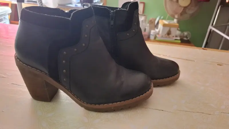 Botines de cuero negro con tacón para mujer - 1