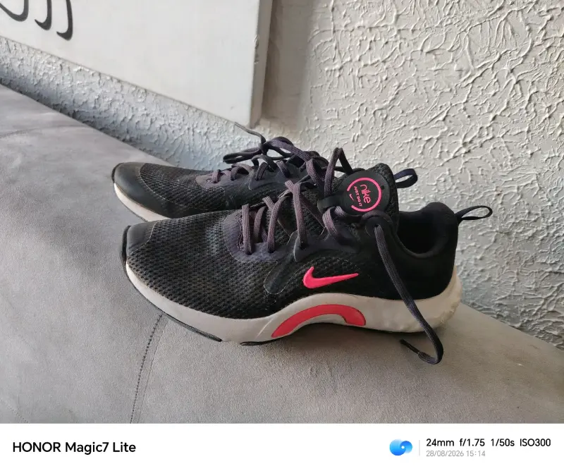 Zapatillas deportivas Nike negras y rosas - 3