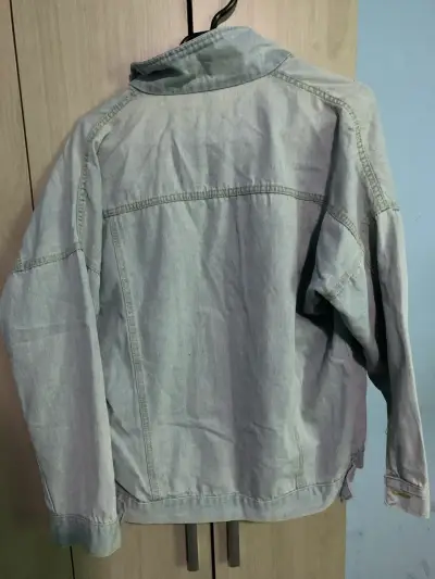 Chaqueta de mezclilla azul claro para hombre - miniatura 2