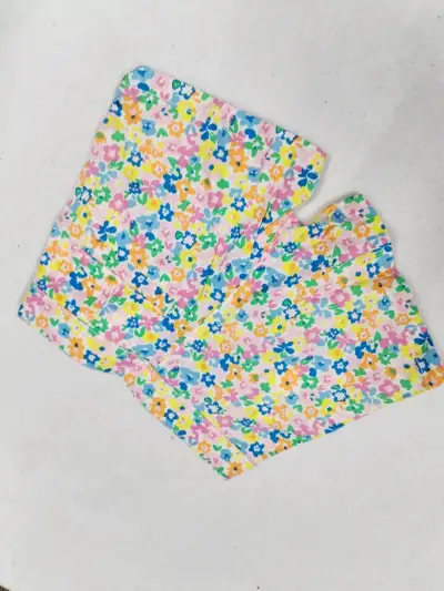 Shorts de niña con estampado floral y encaje - miniatura 2