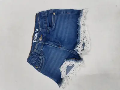 Shorts de niña con estampado floral y encaje - miniatura 3