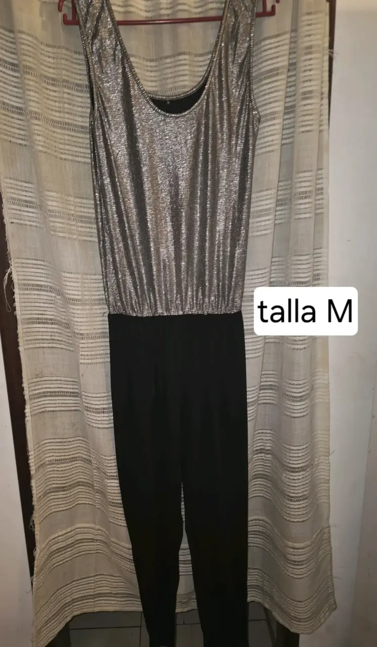 Enterito de fiesta plateado talla M