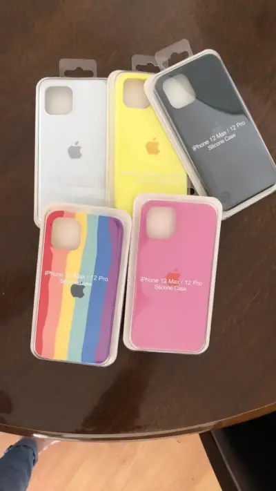 Fundas de silicona para iPhone 12 Max en varios colores - miniatura 2