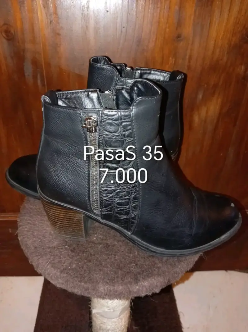 Botines negros de cuero talla 35