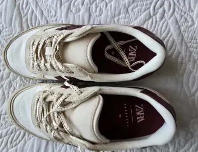 Zapatillas deportivas Zara  blancas y burde - miniatura 3