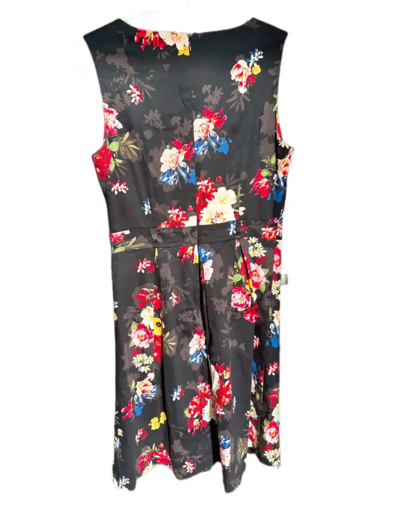 Vestido floral sin mangas Suzy Shier - 2