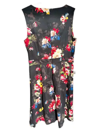 Vestido floral sin mangas Suzy Shier - miniatura 2