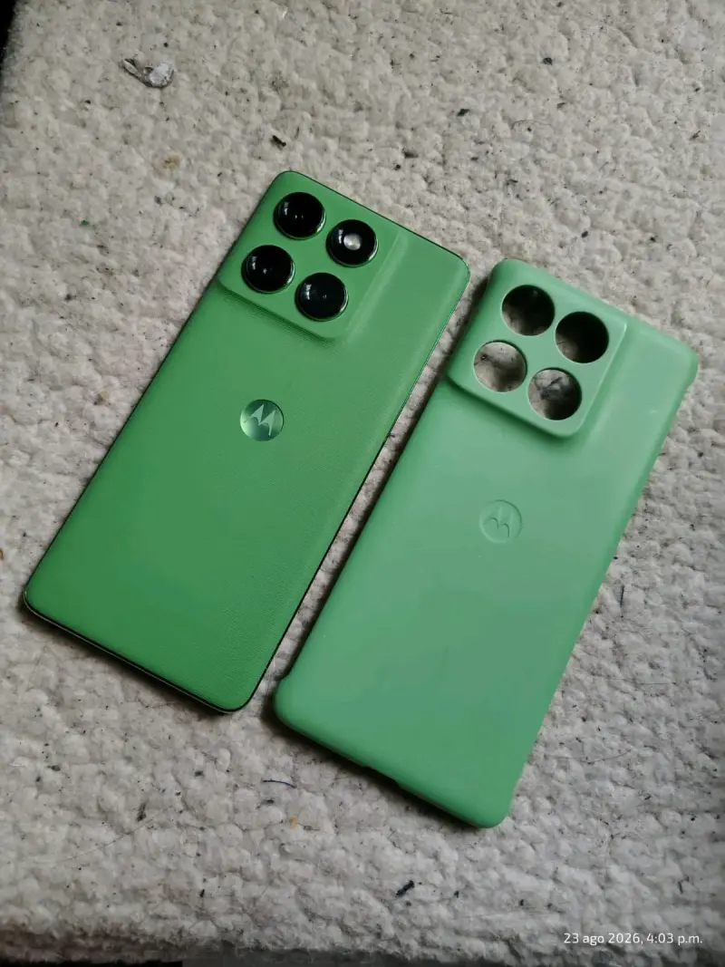 Motorola Edge 60 verde con funda - 3