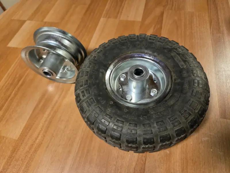 Rueda neumática con llanta metálica para carretilla - 1