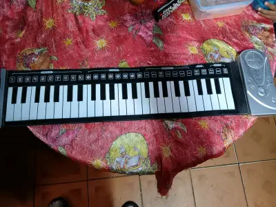 Teclado musical portátil - miniatura 1