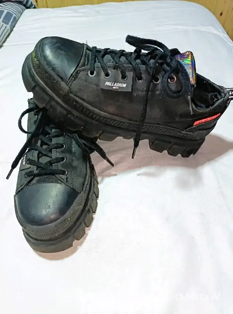 Zapatillas negras Palladium resistentes - 1