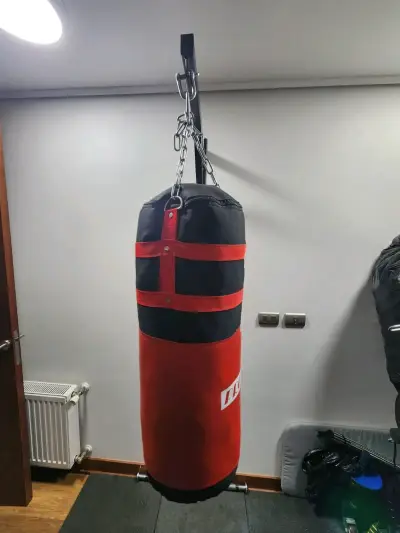 Saco de Boxeo Pro Endurance Rojo y Negro - miniatura 5