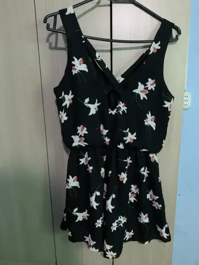 Vestido corto floral negro Lush - miniatura 2