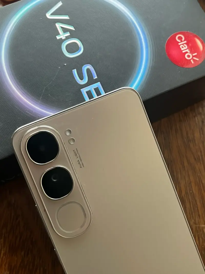 Smartphone Vivo V40 SE con 256GB y 8GB RAM convers - 1
