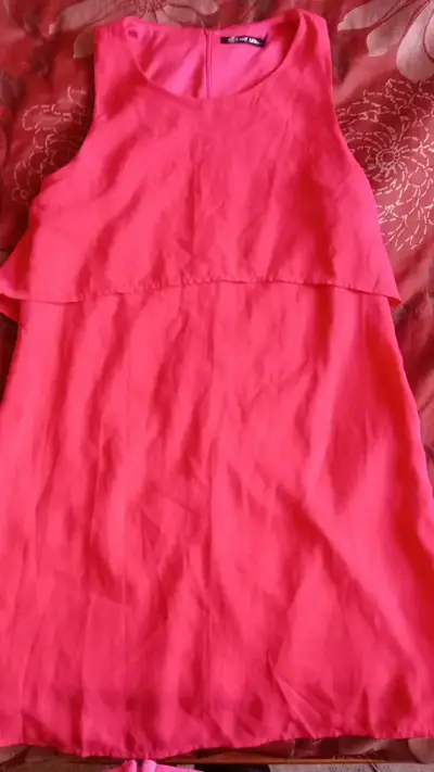 Vestido sin mangas rojo vibrante - miniatura 1