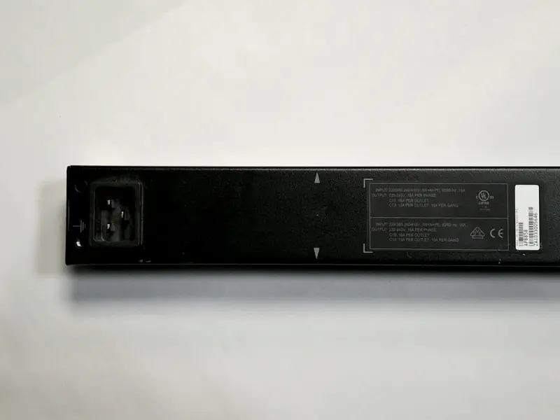 Unidad distribución de energía APC PDU AP8858 - 3