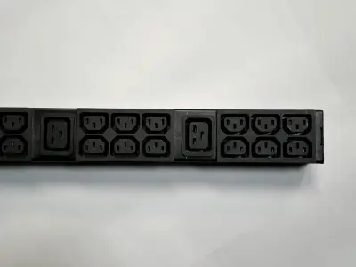 Unidad distribución de energía APC PDU AP8858 - miniatura 4