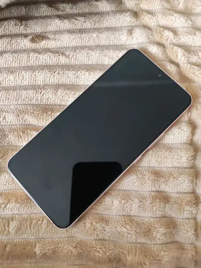 Samsung Galaxy S22 en buen estado - miniatura 6