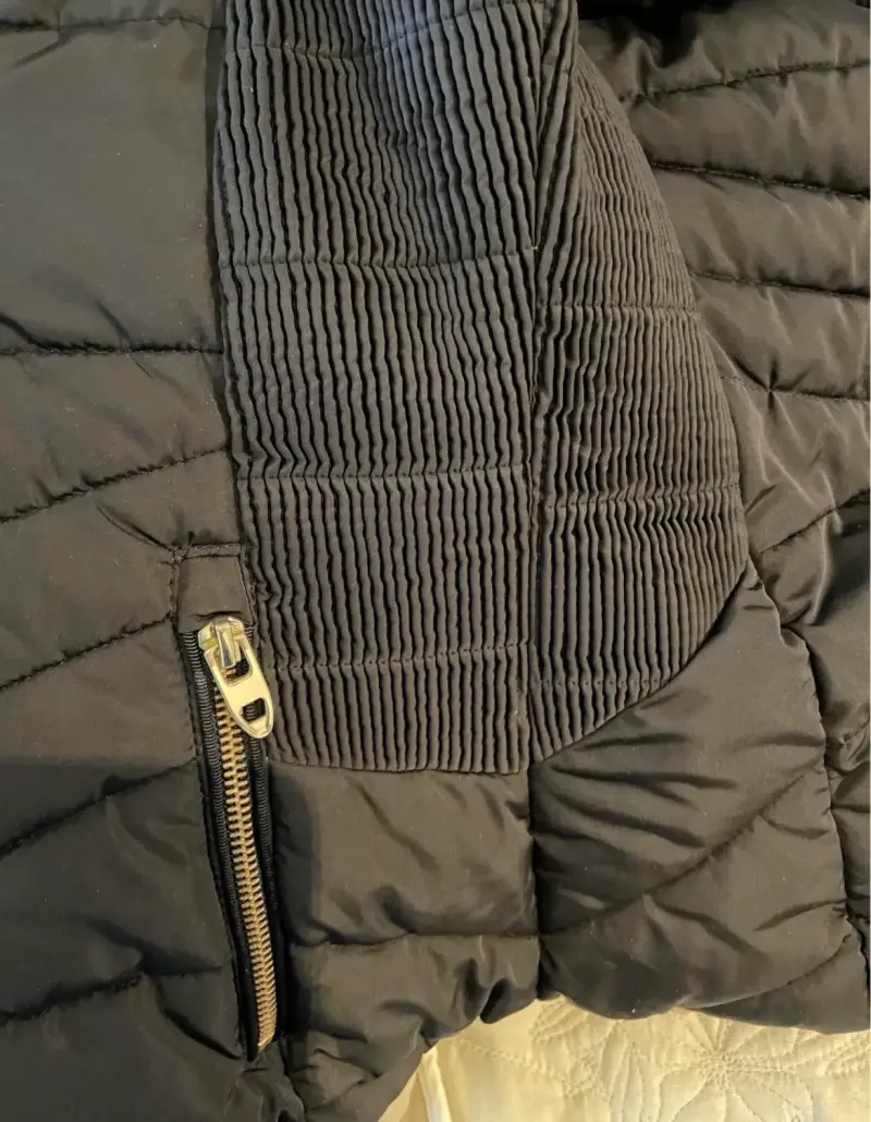 Chaqueta acolchada negra Zara con capucha - 4