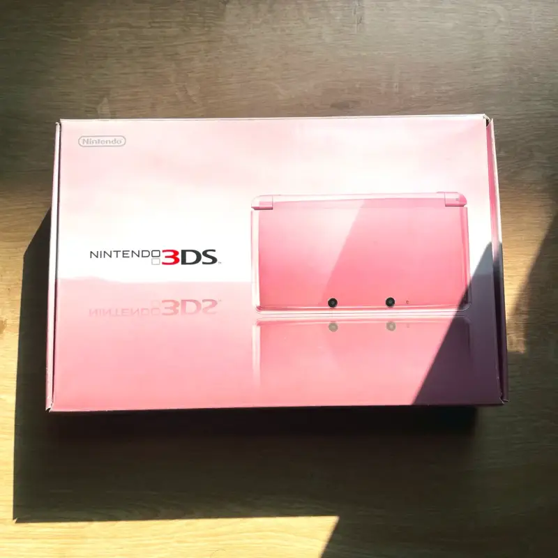 Consola Nintendo 3DS Rosa con Cargador - 1