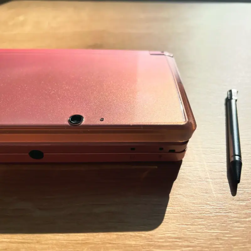Consola Nintendo 3DS Rosa con Cargador - 5