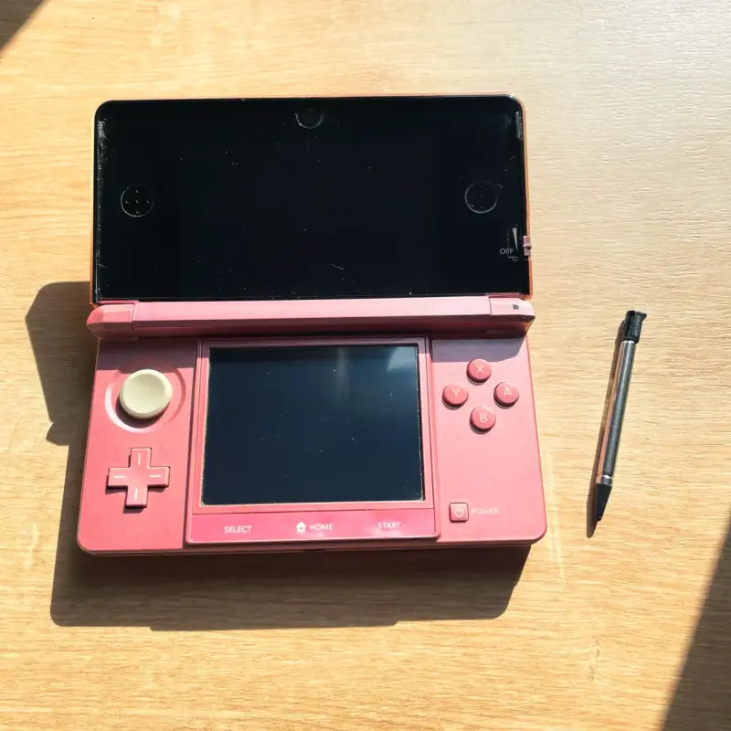 Consola Nintendo 3DS Rosa con Cargador - 6