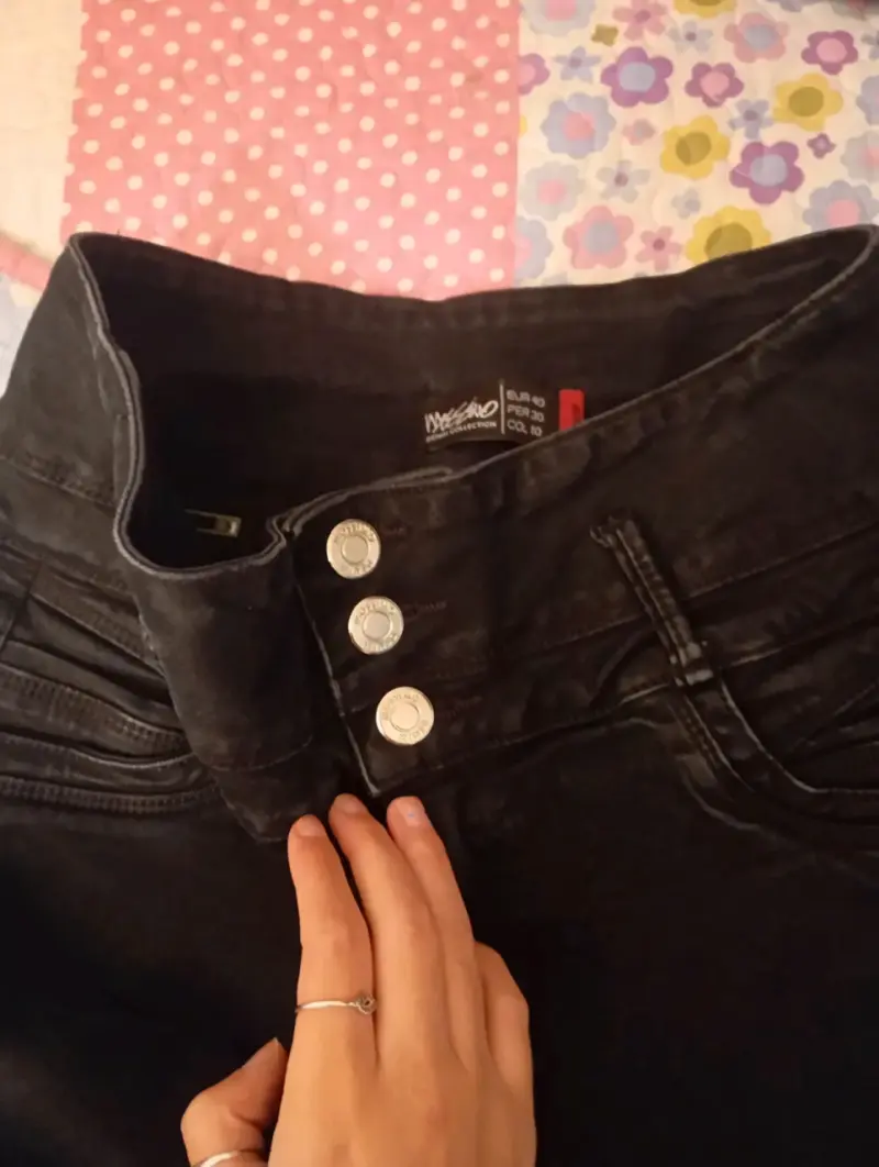 Jeans negros de mujer Mossimo - 2