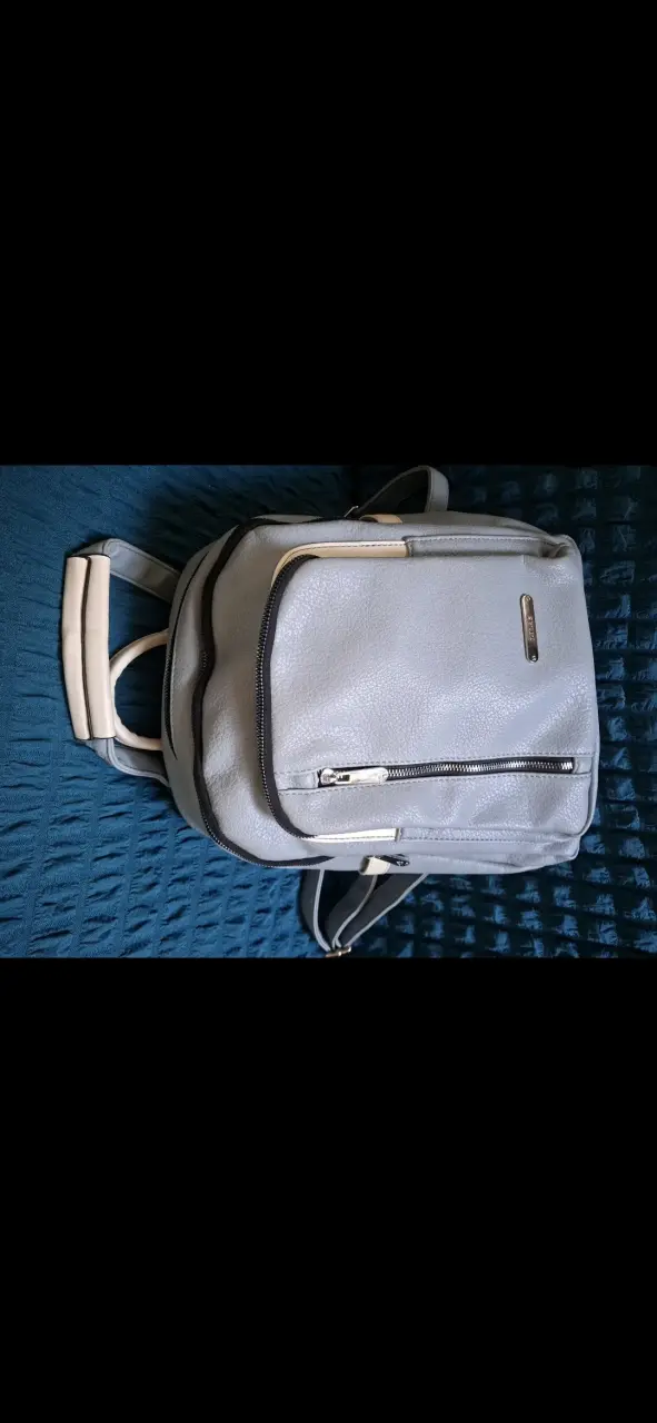 Mochila de cuero sintético color celeste pastel - 3