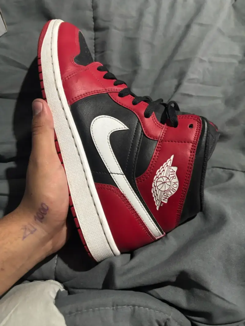 Zapatillas deportivas Air Jordan rojas y negras - 1