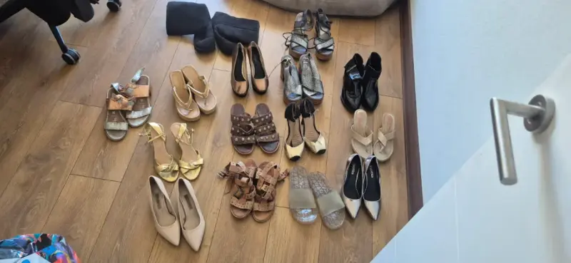 Lote de zapatos y sandalias para mujer en buen estado