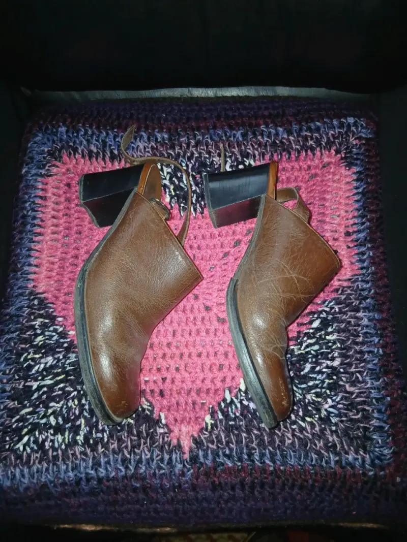 Botines de cuero marrón con tacón alto - 4