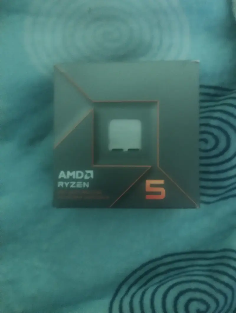 Procesador AMD Ryzen 5 8500G con placa madre B650M - 1