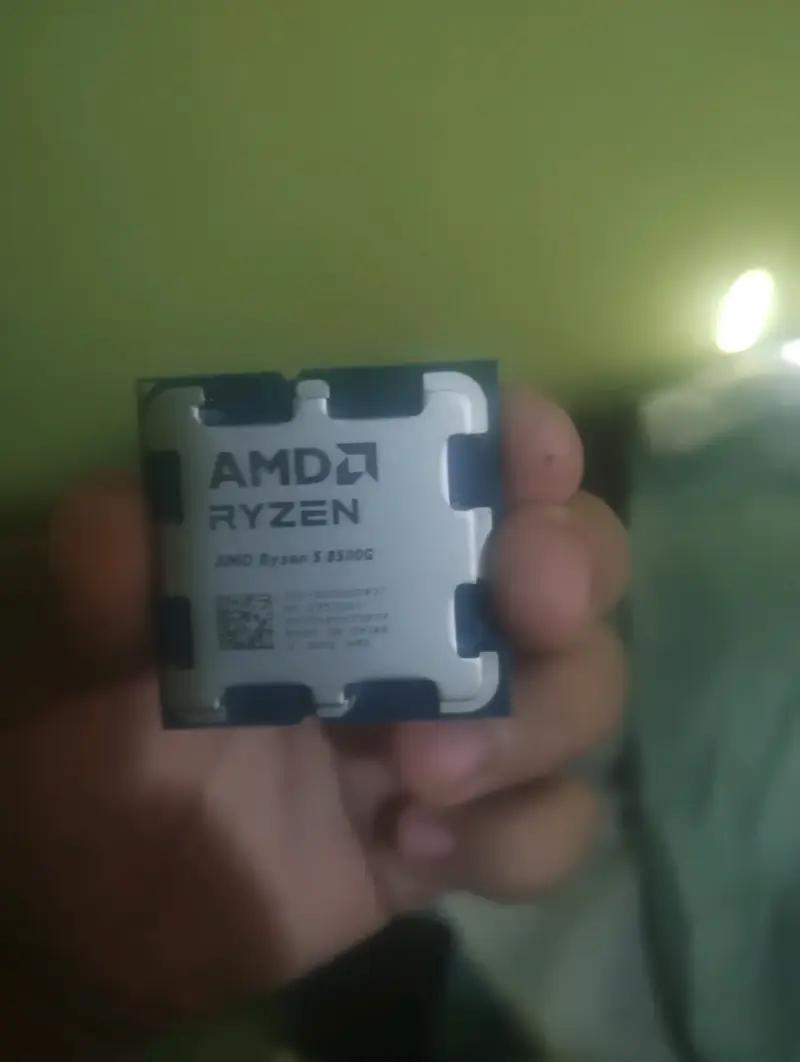 Procesador AMD Ryzen 5 8500G con placa madre B650M - 3