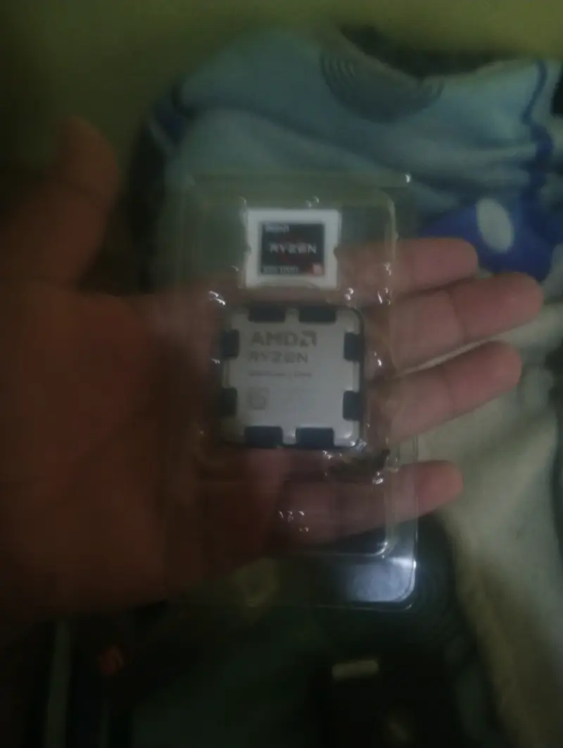 Procesador AMD Ryzen 5 8500G con placa madre B650M - 4