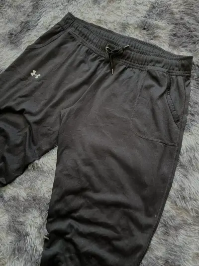 Pantalones deportivos negros Under Armour - miniatura 2