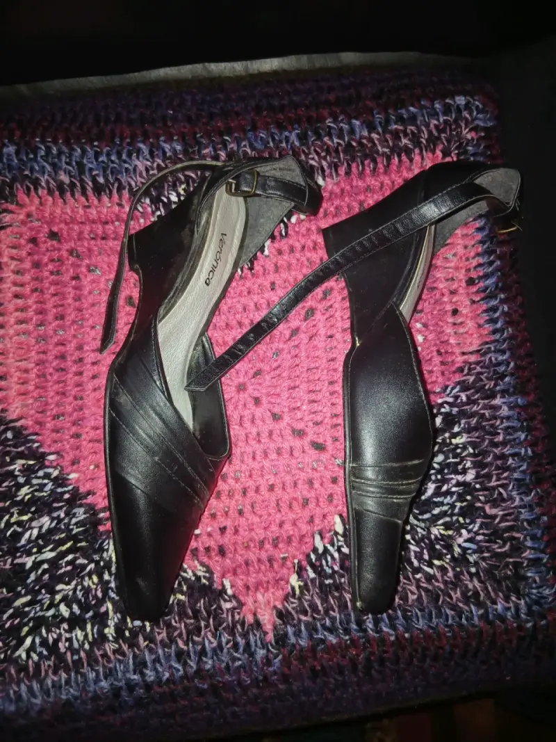 Zapatos de Tacón Negro con Correa - 4
