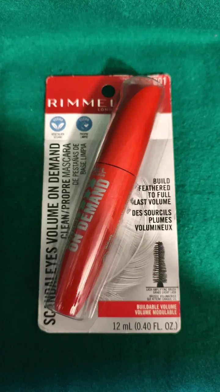 Máscara de pestañas Rimmel Scandaleyes Volume On D