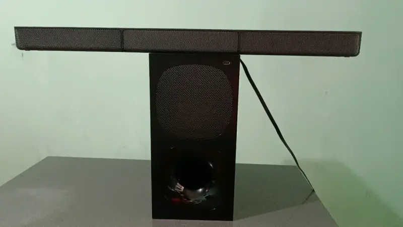 Barra de sonido 5.1 con subwoofer potente - 1