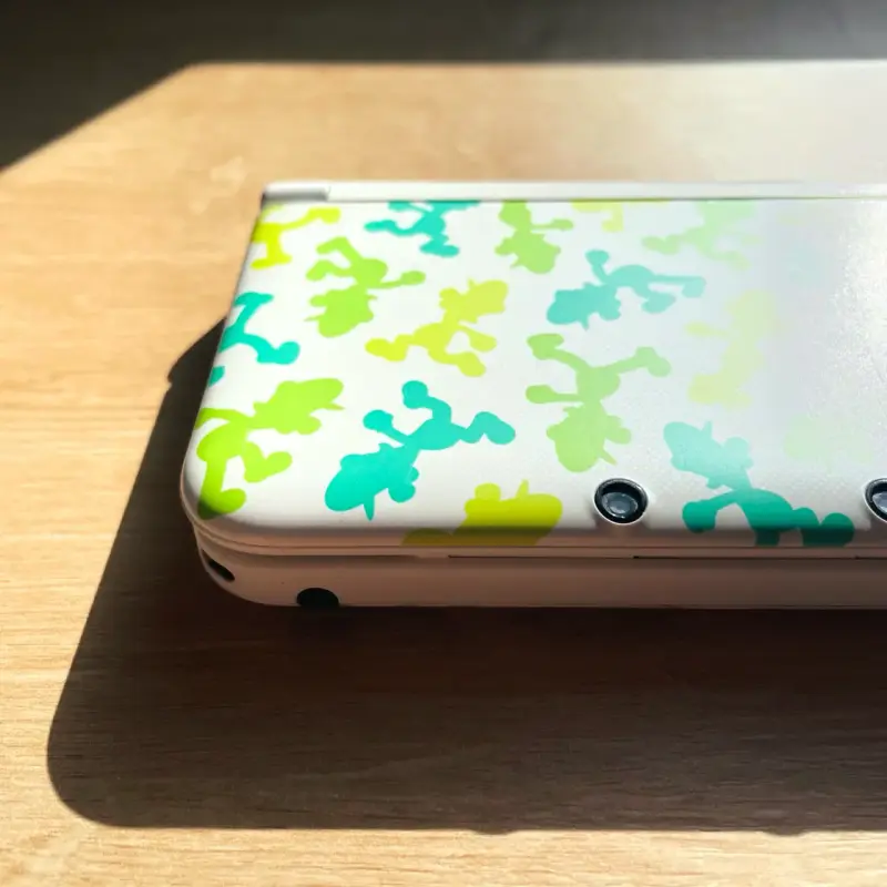 Nintendo 3DS XL Luigi Edition - 3