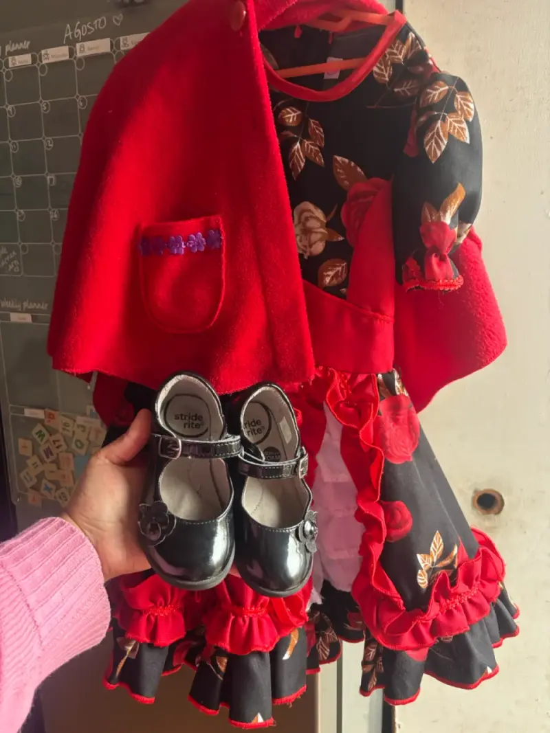 Vestido huasita de niña con capa y zapatos - 4