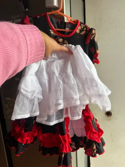Vestido huasita de niña con capa  y zapatos - miniatura 6