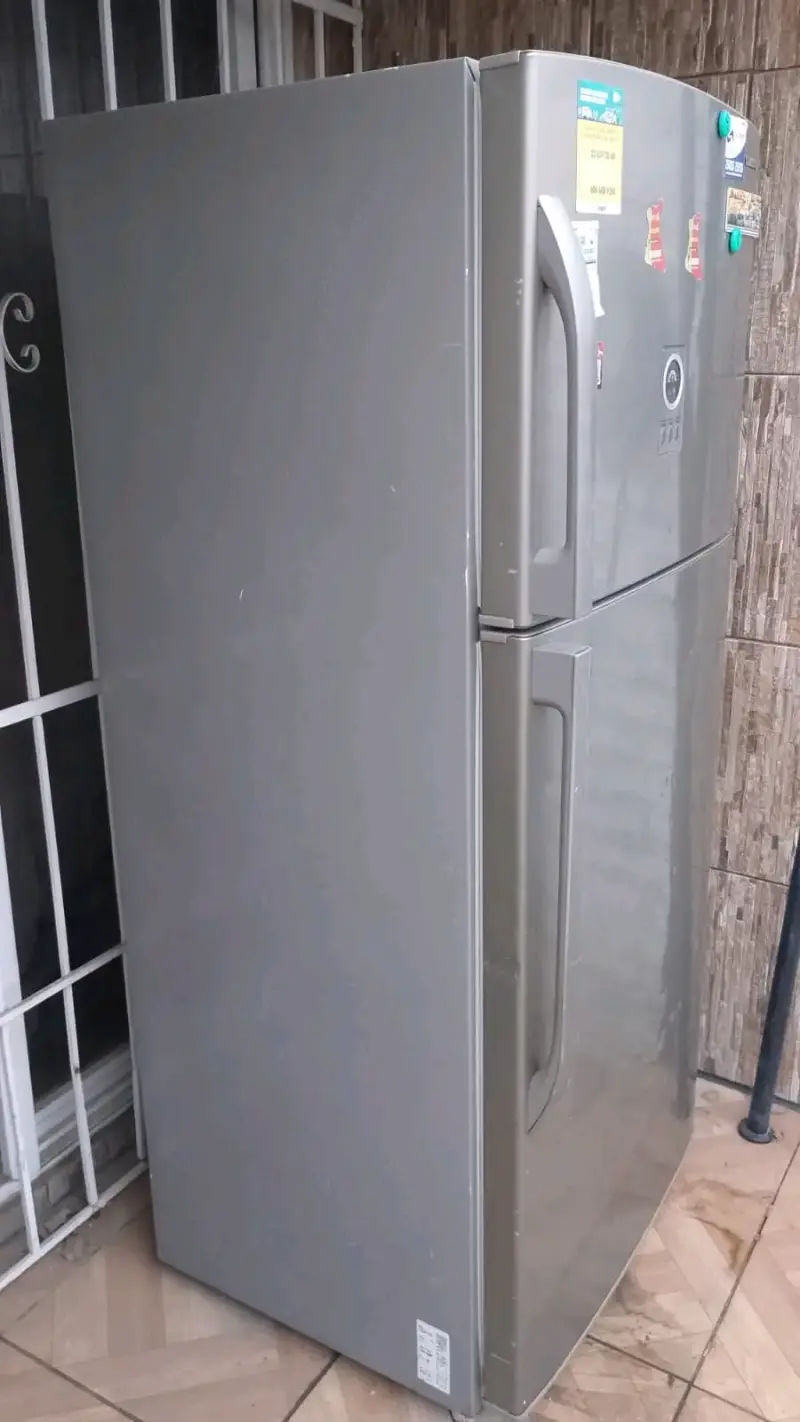 Refrigerador Samsung de dos puertas en buen estado - 2