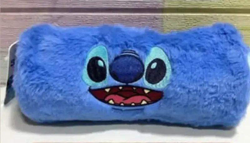 Estuche Peluche Azul con Diseño de Personaje - 1