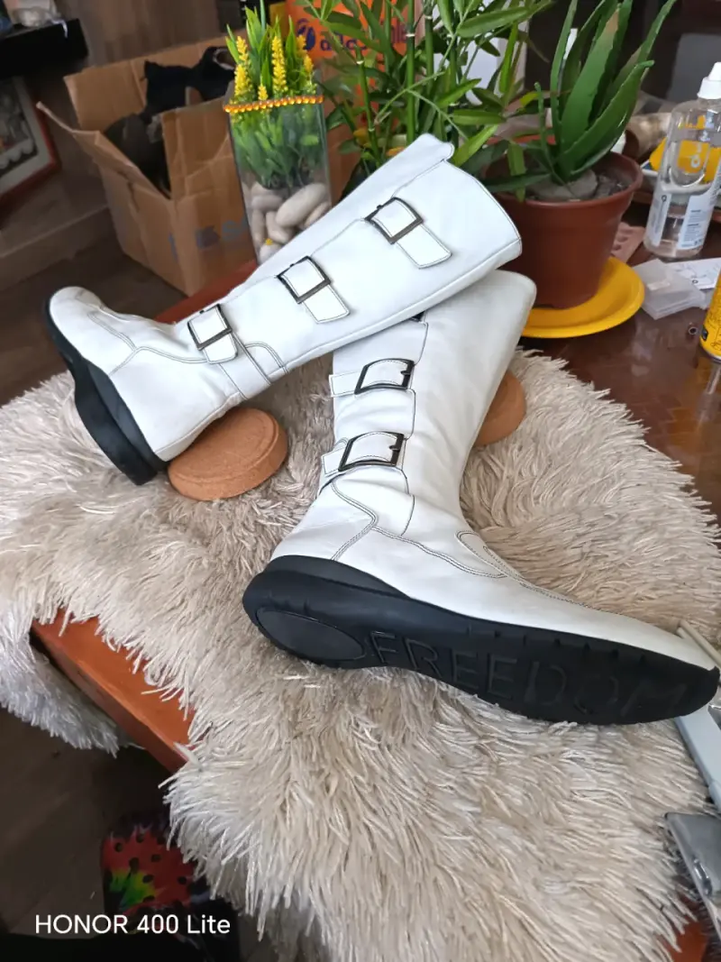 Botas altas blancas cuero con hebillas - 3
