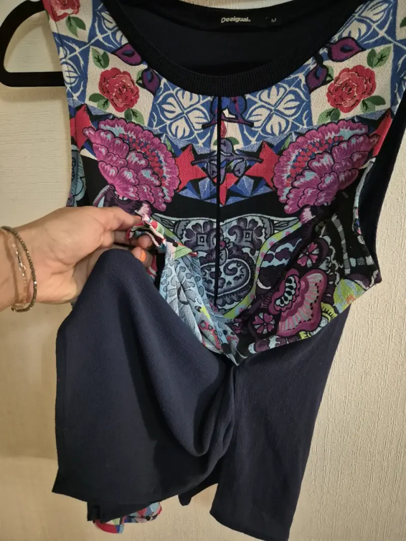 Blusa sin mangas estampada Desigual - 3