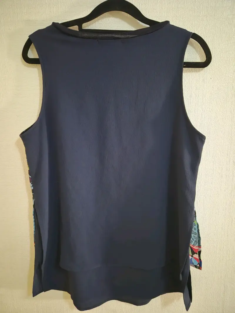Blusa sin mangas estampada Desigual - 4