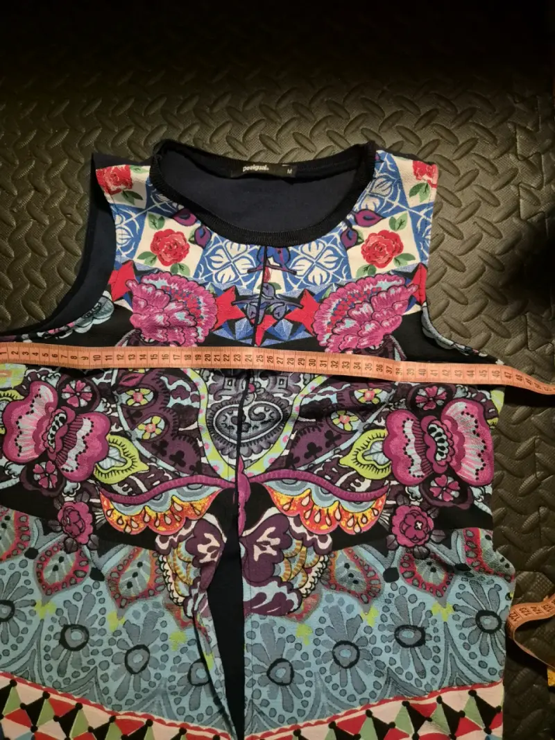 Blusa sin mangas estampada Desigual - 5