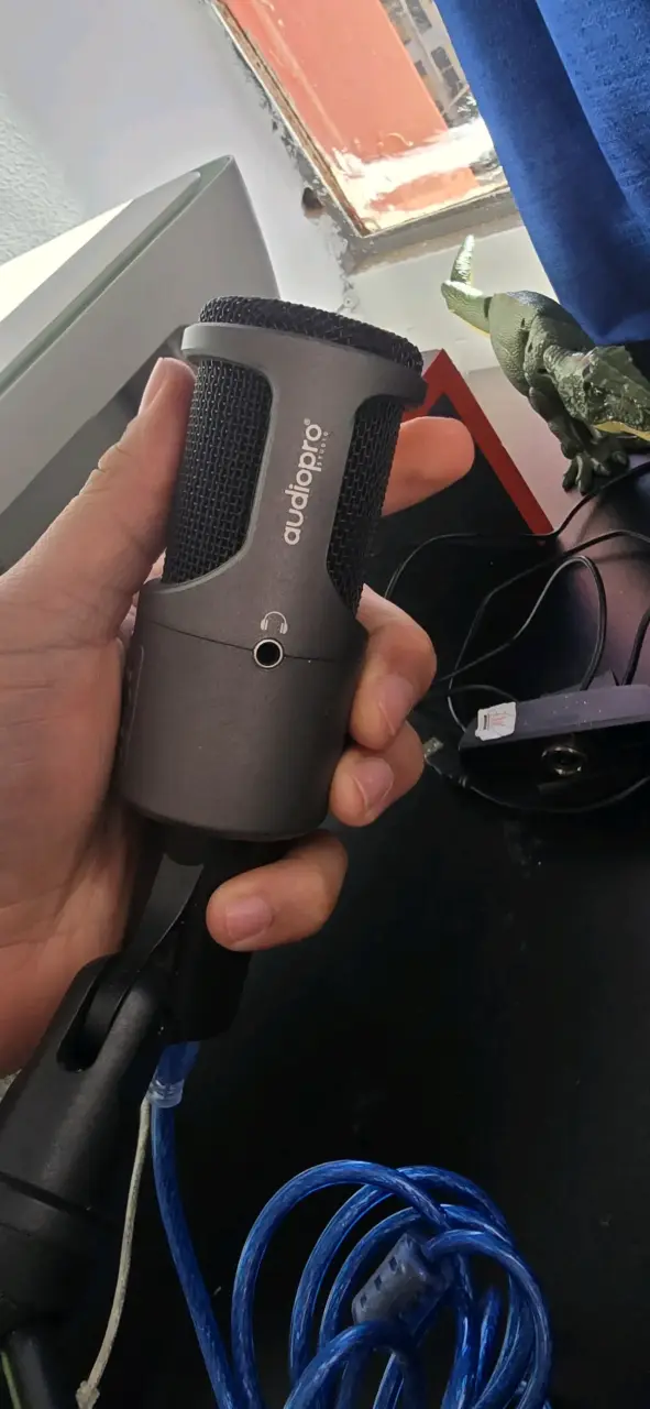 Micrófono de condensador con soporte Audio Pro - 2