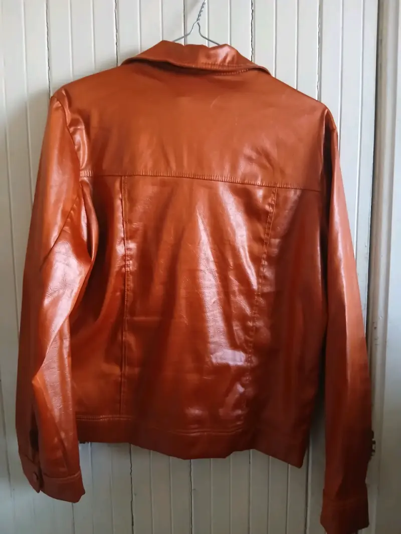 Chaqueta de cuero sintético color marrón - 1