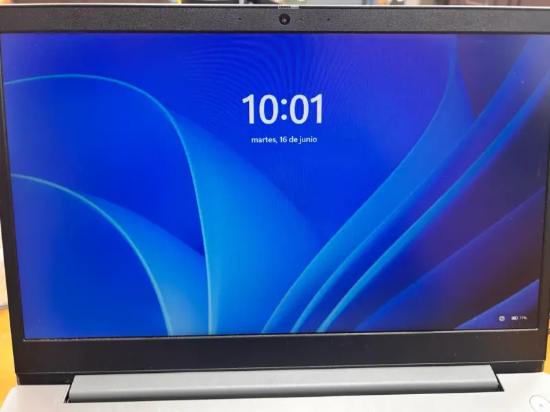 Notebook Lenovo Ideapad 3 con AMD Ryzen 5 - 3